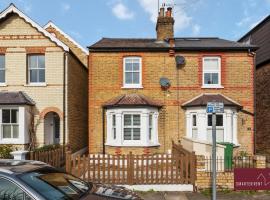 Kingston On Thames Pets Welcome Garden 3Bed, hotel in Kingston upon Thames