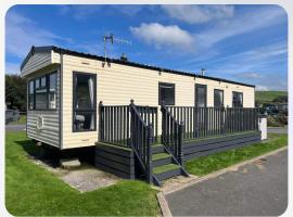 Charming 3 bedroom static caravan in Clarach Bay Holiday Village – Baysdale R1, hotel in Aberystwyth