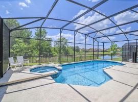Stunning 9BR Home - Family Resort with Private Pool, Hot Tub, Games room and BBQ!, hotell i Kissimmee