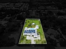 The White House of Miami Perfect for Families Close to Miami Beaches and the Keys West