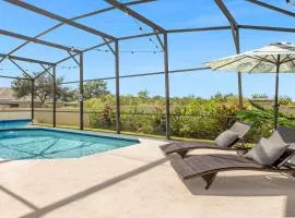Luxury 4BR Home - Private Pool BBQ - Near Disney