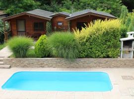 U starej mamy, hotel v Podhájské