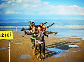 Otok Krk Apartments, hotel in Čižići