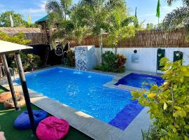 The Camp Pad, hotel v destinaci San Roque