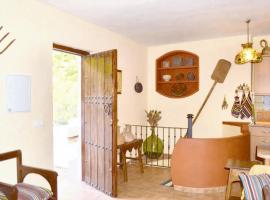 3 bedrooms house with enclosed garden at Siles: Siles'te bir kulübe