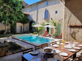 Maison de village du XVII siècle en Camargue, casa o chalet en Le Cailar