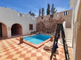 Villa Dar D'art Djerba - 8 pers, hotel a Temlale