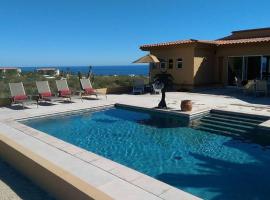 Cabo Done Right 4 BDR and 3 BTH, Private Pool, Ocean, Whales, hotel El Pueblitóban