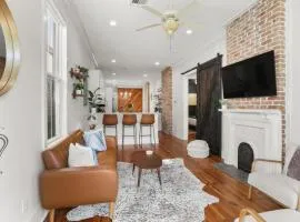 Upscale 3 Bed 2 Bath Private Home in Uptown New Orleans! Close to Magazine Street, Universities, & French Quarter