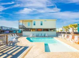 Sandy Coral - Golf Cart Included!