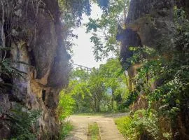 Rm 103 Mhapiya-aw Pensione Inn