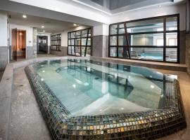 Le Roc Des Tours, hotel with pools in Le Grand-Bornand