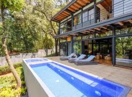 Casa Retiro: With pool and garden in Avándaro