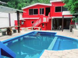 Quinta Los Tercos, hotel with pools in Santiago