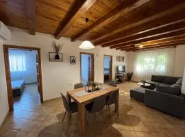 R-Home Apartman
