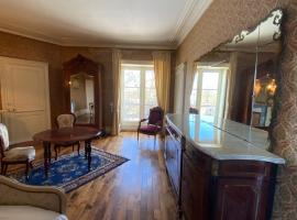 Chambre pour 3 personnes au Chateau, hotel v destinaci Blet
