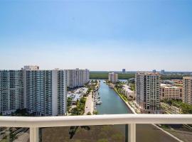 Sunny Isles Beach Two Bedroom Beautiful and Luxury Condo, apartmen di North Miami Beach