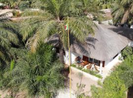 Beach residence vila with pool, semesterpark i Kabrousse