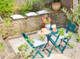 Bright & Beautiful Open Plan Coach House Painswick, hotel in Painswick