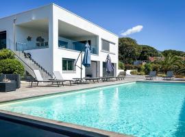 Sasha - villa avec piscine au cœur de Porticcio - by TGB, feriebolig i Grosseto-Prugna