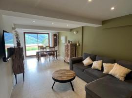 Appartement in the mountains, hotel v destinácii Bourg-Saint-Maurice