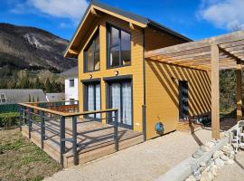 Maison bois de 65m², hotel in Saint-Thibaud-de-Couz