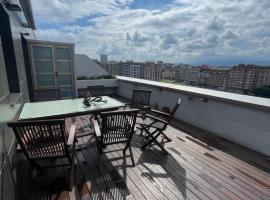 EL ÁTICO DE LA PLAYA Parking gratis, logement avec cuisine à Gijón