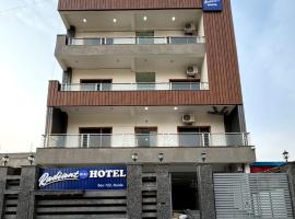 Radiant Blu Hotel, hotel v destinaci Noida