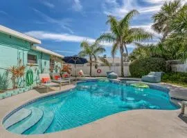 Walk to Beach, Heated Pool, Dog-Friendly, Firepit