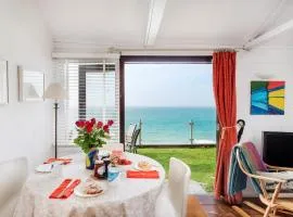 1 Bed in Whitsand Bay 74824