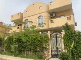 Beautiful view duplex with private entrance in Sheikh Zayed villa quean