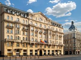 Hotel Polonia Palace, отель в Варшаве