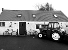 Kitty's Cottage - Horse and Jockey, hotel in Thurles