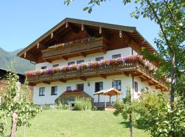 Großberghof, farm stay in Taxenbach