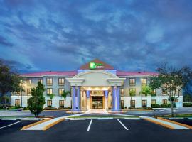 Holiday Inn Express & Suites Sebring, an IHG Hotel, hotel near Avon Square, Sebring