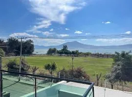 Villa llena de Vida Alberca climatizada Vista al Lago y 2 jacuzzys