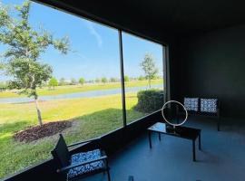 Fully-Furnished Townhouse with Calming Water Views, hotel in Wesley Chapel