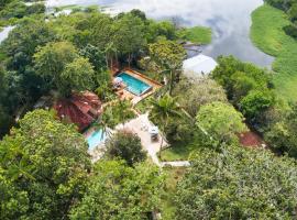 Amazonia Jungle Hotel, hotel en Iranduba