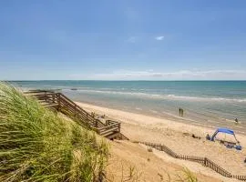 Fully fenced yard and minutes to bayside beaches