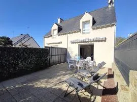 Maison calme avec jardin, à 500m de la plage, proche commerces, bien équipée pour 4 personnes - FR-1-639-19