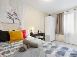 Bright Private Room - Nearby CBD UTS USYD - Seconds to Famous Eateries - Shared Bathroom