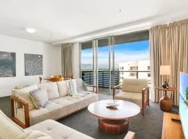 903 Harbour Lights with Ocean Views