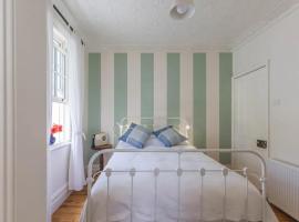 Stripey Room, bed and breakfast en Woodend