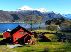 Idyllische Hütte am Fjordufer, casa en Lauvstad