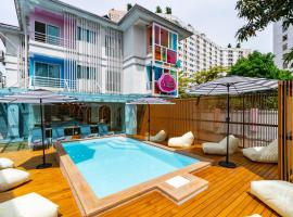 The Tint At Phuket Town - SHA Plus, hotel en Phuket
