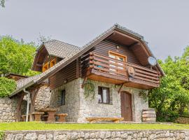 Vineyard Cottage Rataj 1, mökki kohteessa Novo Mesto