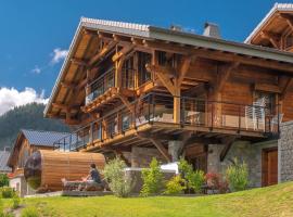Chalet Familial Spacieux Le Spencer Grand Luxe Châtel – luksusowy hotel w mieście Châtel