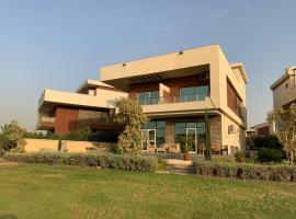 Awesome Villa on a hill Families only, hotell Kairos