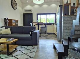 Maisonnette cosy proche de La Rochelle et de L'Ile de Ré, ξενοδοχείο σε Saint-Xandre