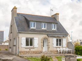 Maison proche du port plage et surf, cottage in Penmarcʼh